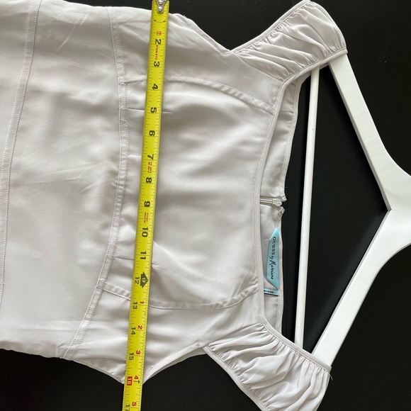 Guess Dress. Size 38 or 6 - Picture 6 of 9